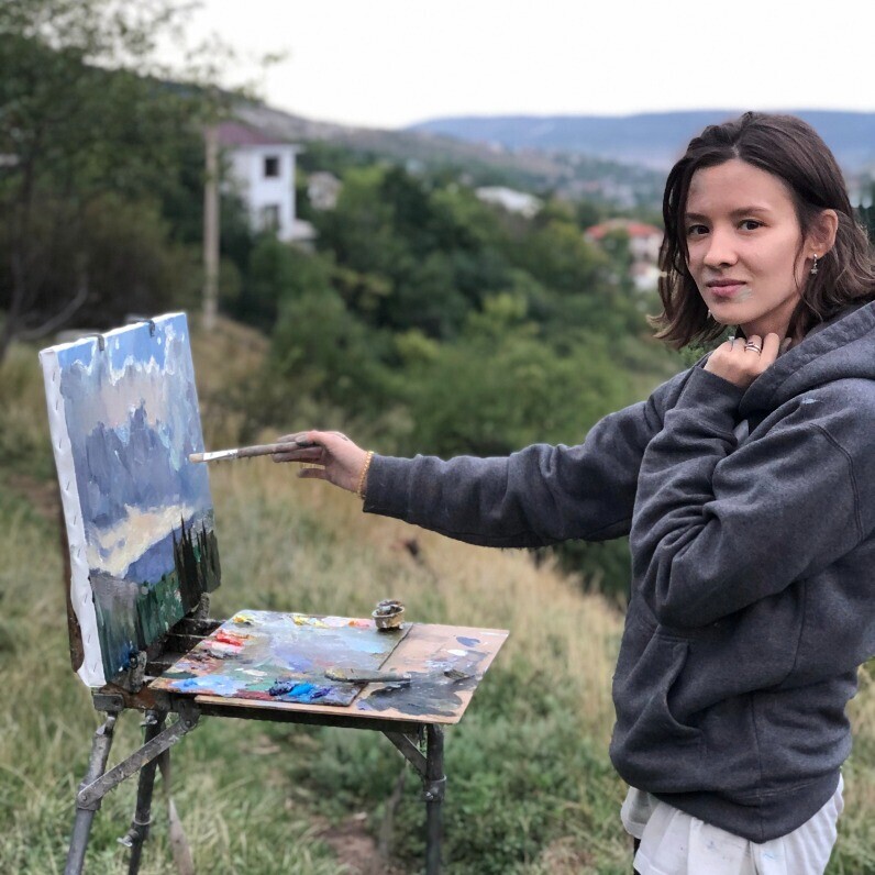 Darya Salakhova - Ο καλλιτέχνης στην εργασία