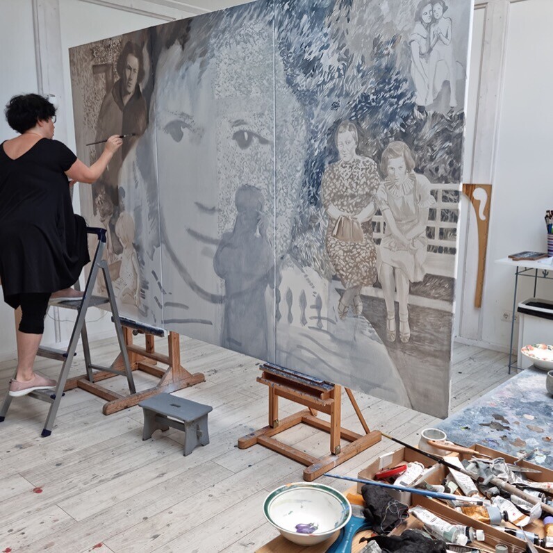 Dita Lūse - The artist at work