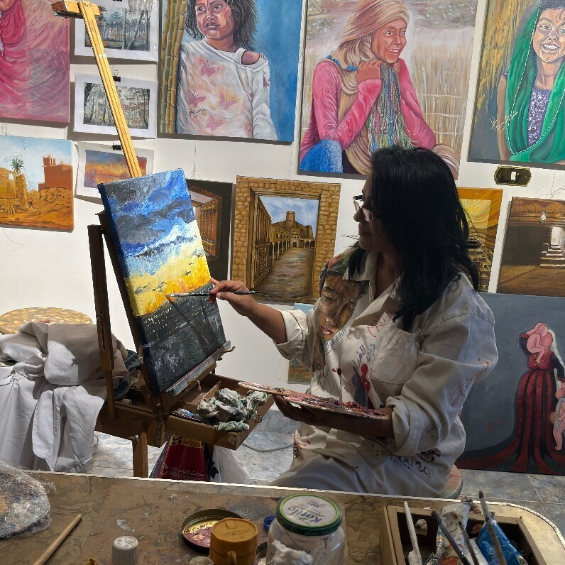 Donia Al Saleh - The artist at work