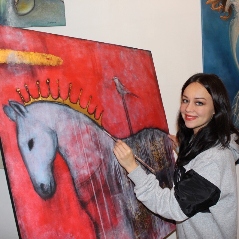 Elmira Sharipova - The artist at work