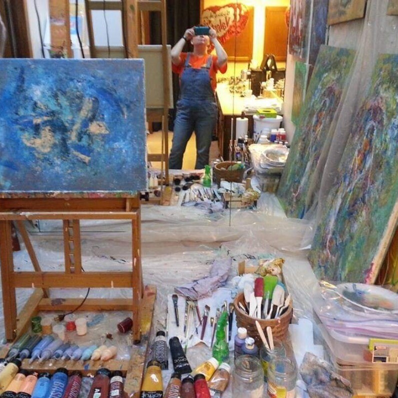 Gabbytoon - The artist at work