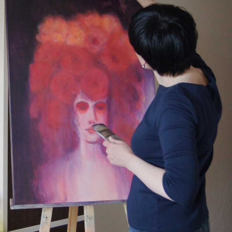 Galina Bayda - The artist at work
