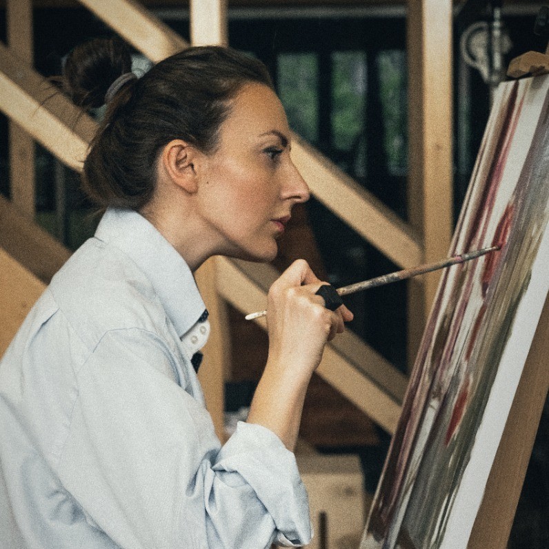 Juliya Povkh - The artist at work