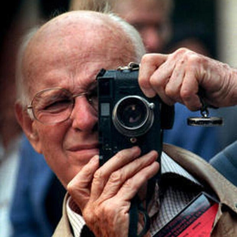 Henri Cartier Bresson - The artist at work