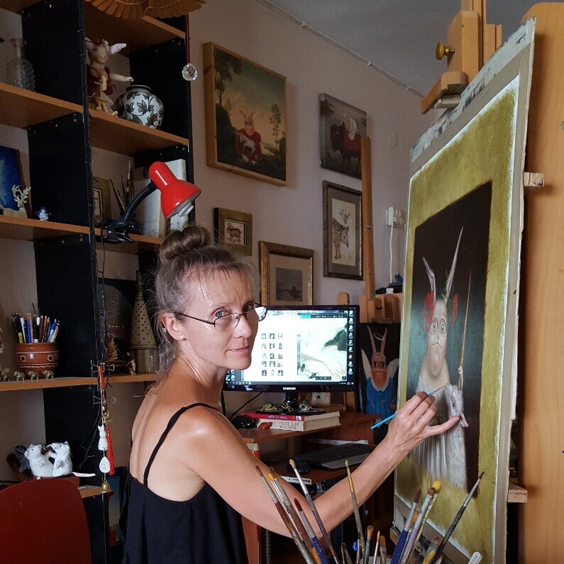 Irena Aizen - The artist at work