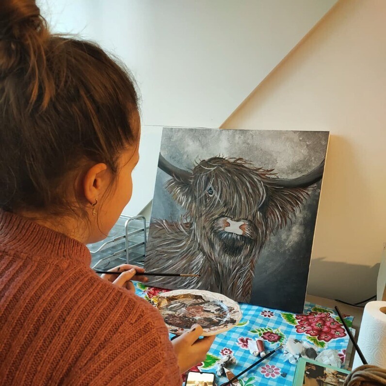 Jessie De Hond - De kunstenaar aan het werk
