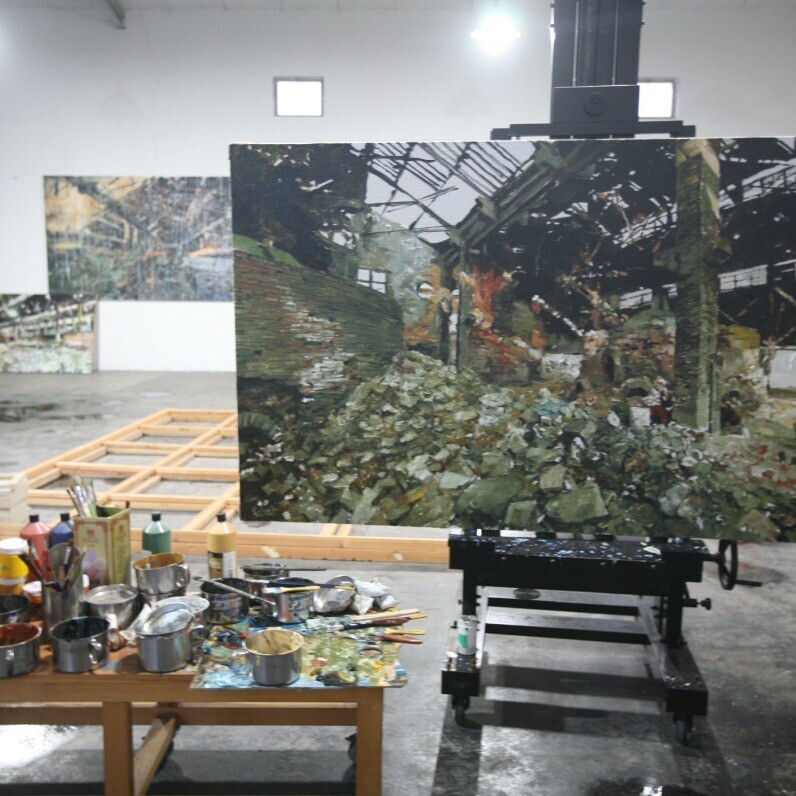 Jixin Wang - The artist at work