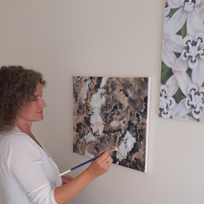 Joanne Mumford - The artist at work