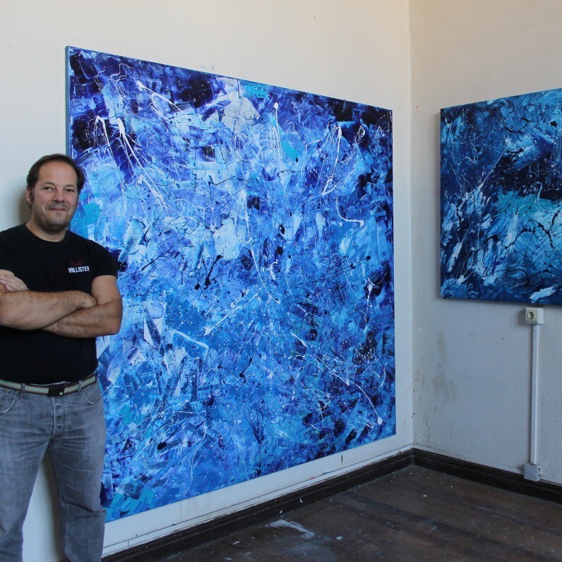 Juan José Garay - The artist at work