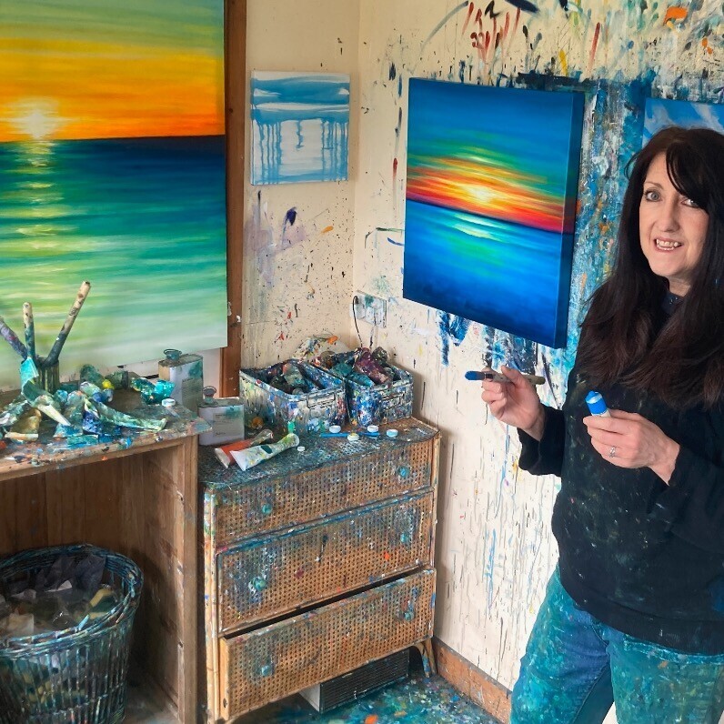 Julia Everett - The artist at work