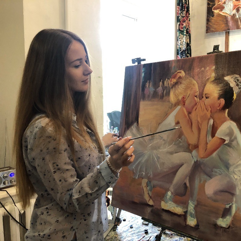 Kseniia Sher Kseniya Scher - The artist at work