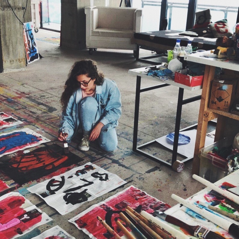 Lana Krainova - The artist at work