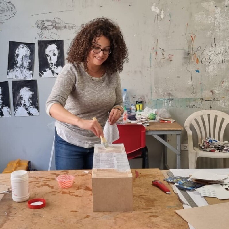 Manar Ali Hassan - The artist at work