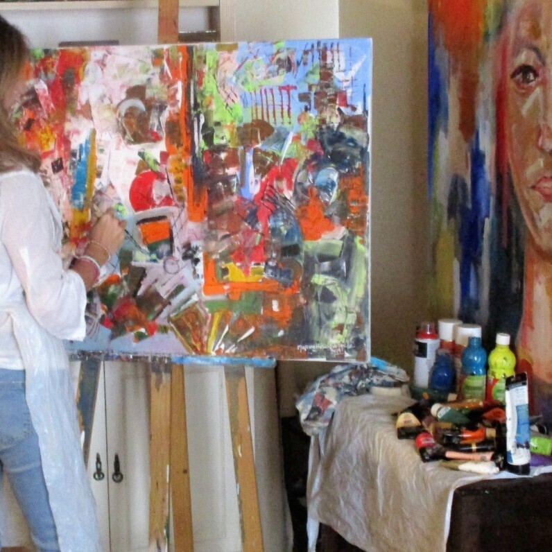 Mariana De Mello - The artist at work