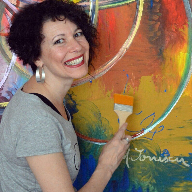 Mihaela Ionescu - The artist at work