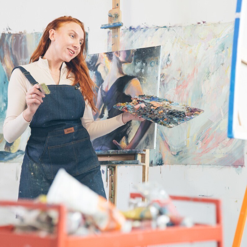 Natalia Baykalova - The artist at work