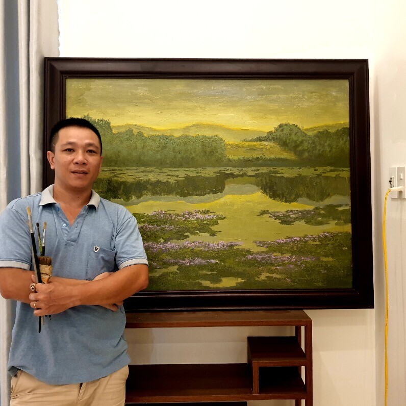 Nguyen Khac Tai Tai - The artist at work