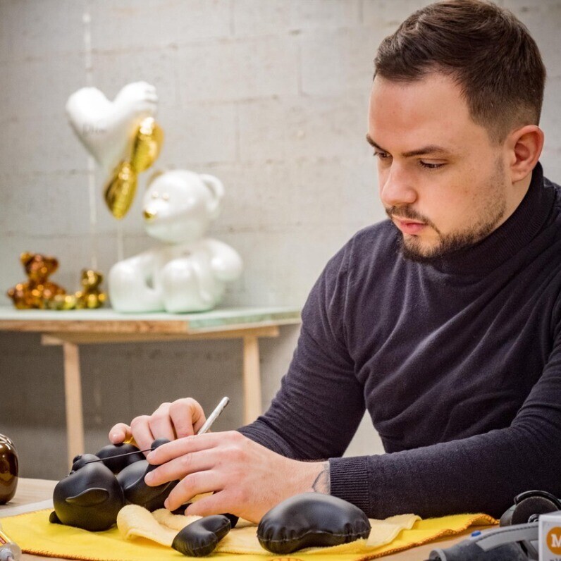 Nicolas Krauss - De kunstenaar aan het werk