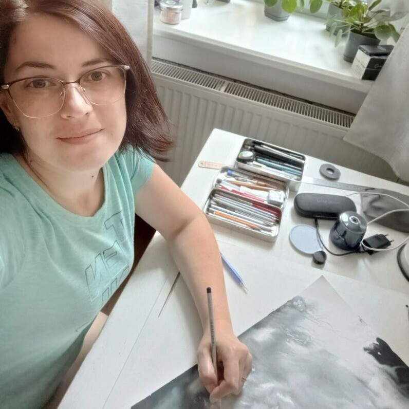 Oksana Duchenchuk - The artist at work
