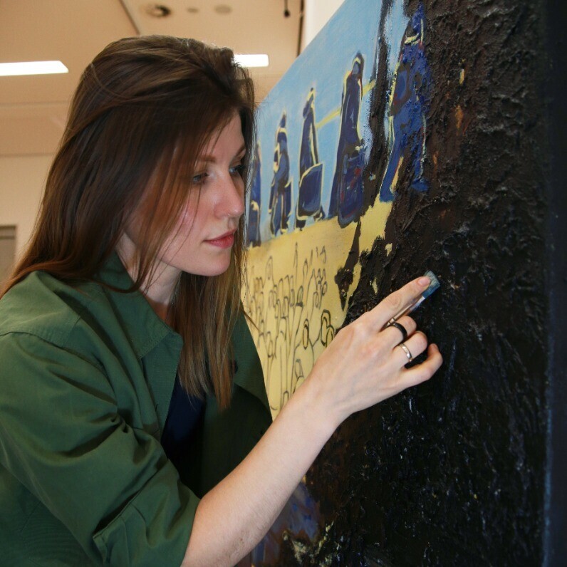 Olesia Grygoruk - The artist at work