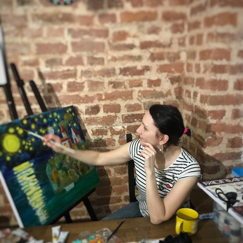 Olesya Rubinova - The artist at work