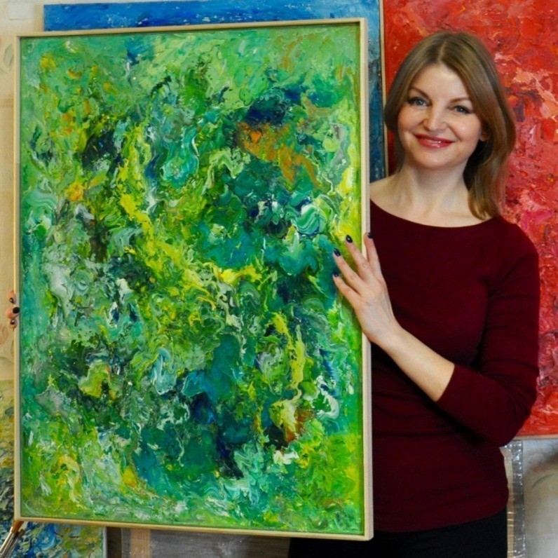 Olga Nikanchikova - The artist at work