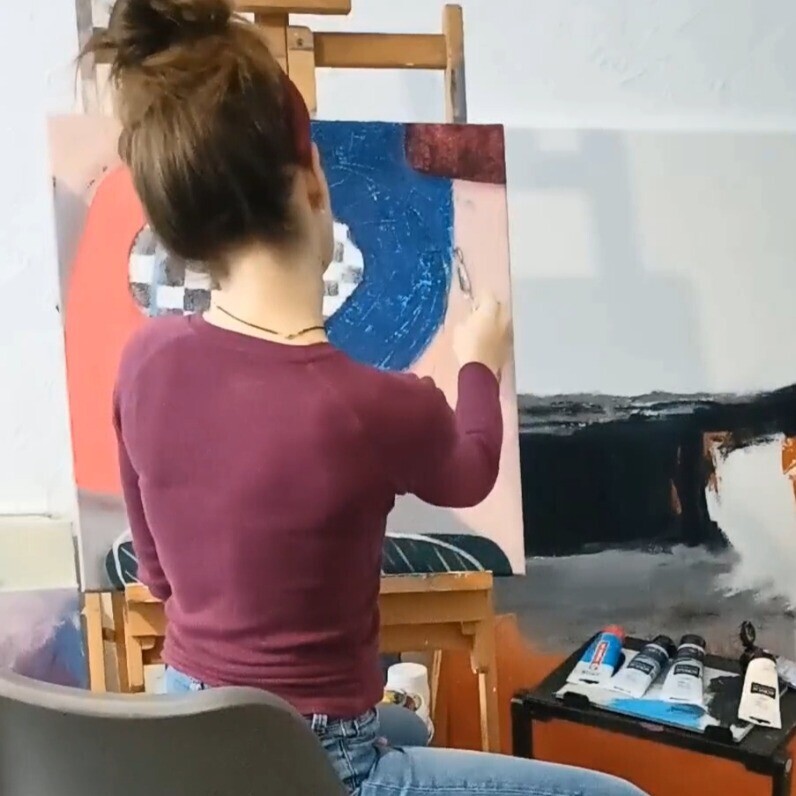 Hanna Maris - El artista trabajando