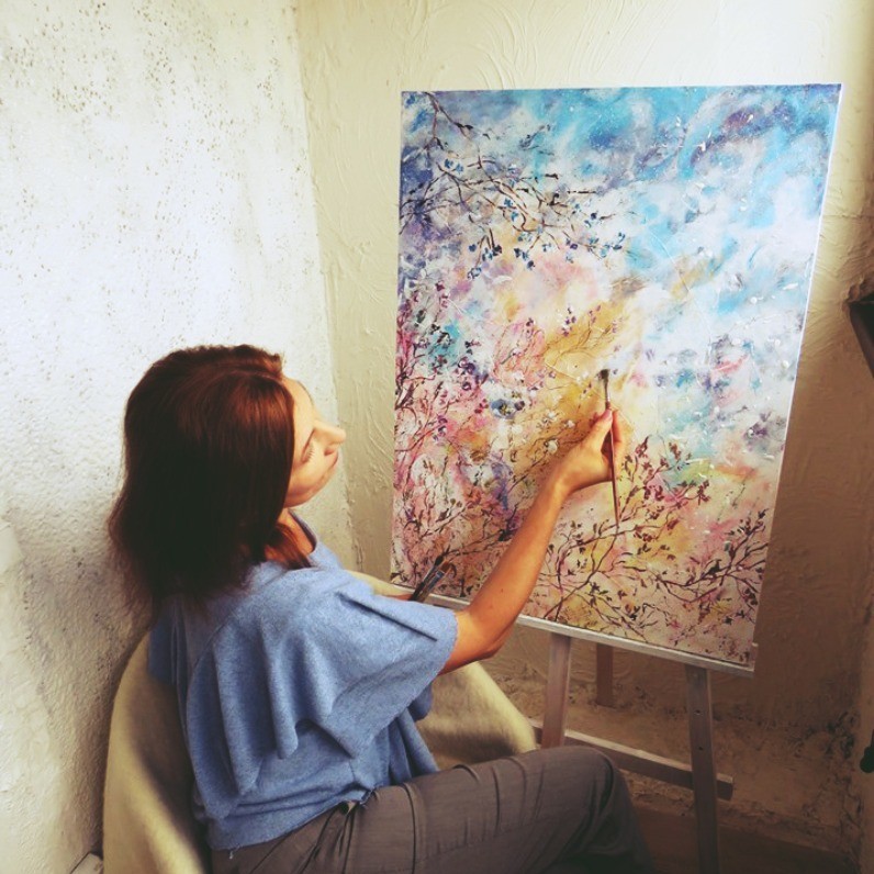 Tatyana Pchelnikova - The artist at work