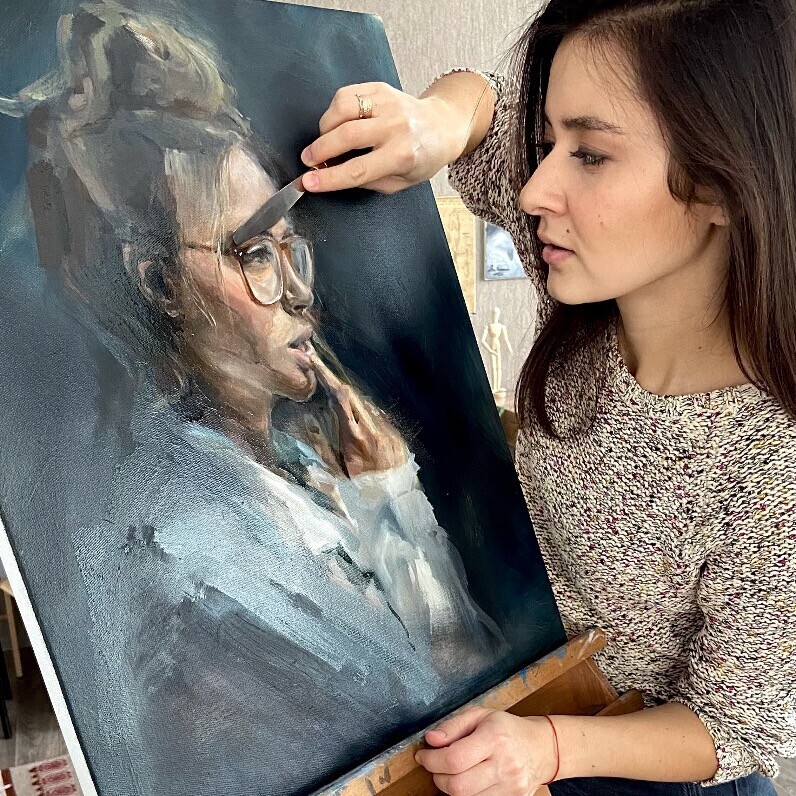 Renata Valeeva - De kunstenaar aan het werk