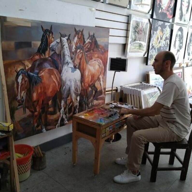 Yanis Salimov - The artist at work