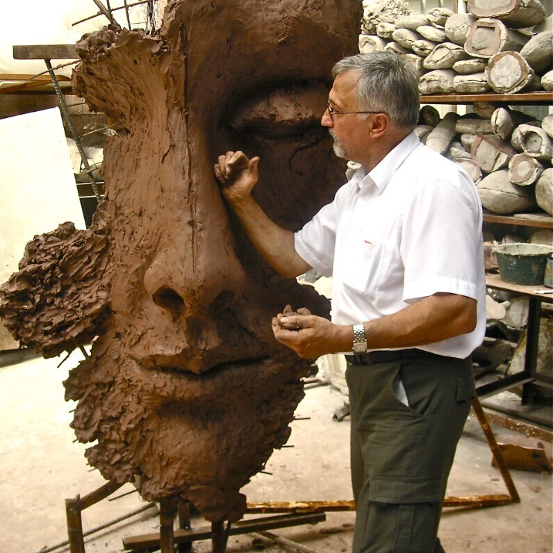 Saulterre - The artist at work