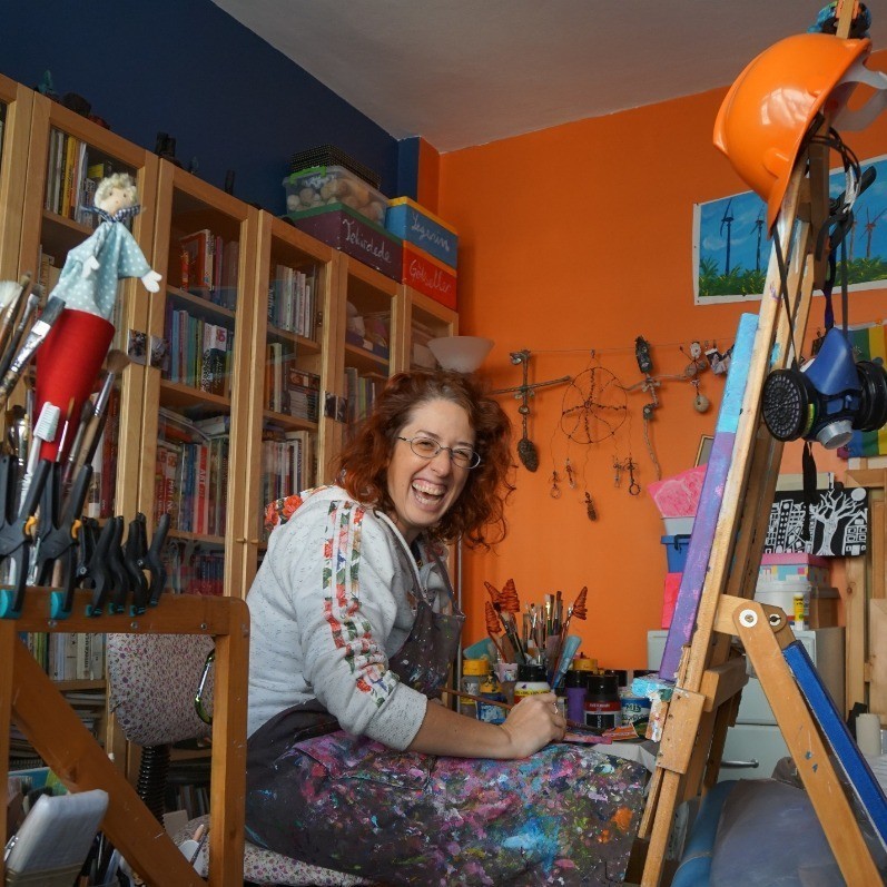 Selin Göksel - De kunstenaar aan het werk