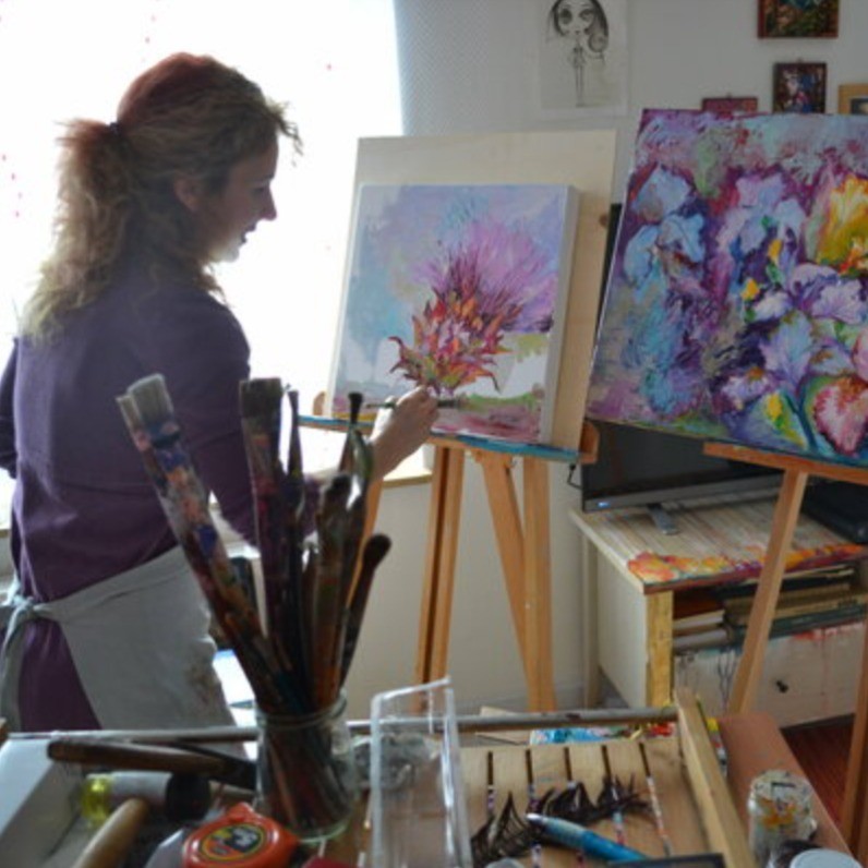 Roxana Gabriela Soos - The artist at work