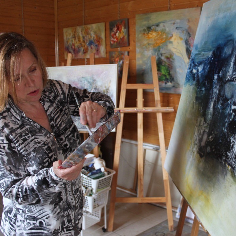 Steliana Mocanu - The artist at work