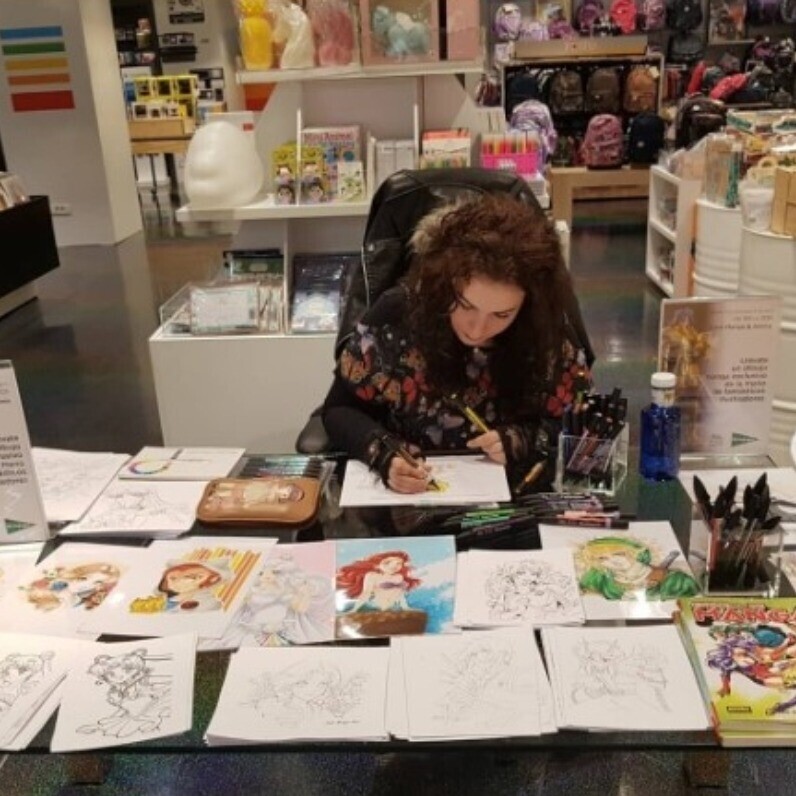 Suki Manga Art - El artista trabajando
