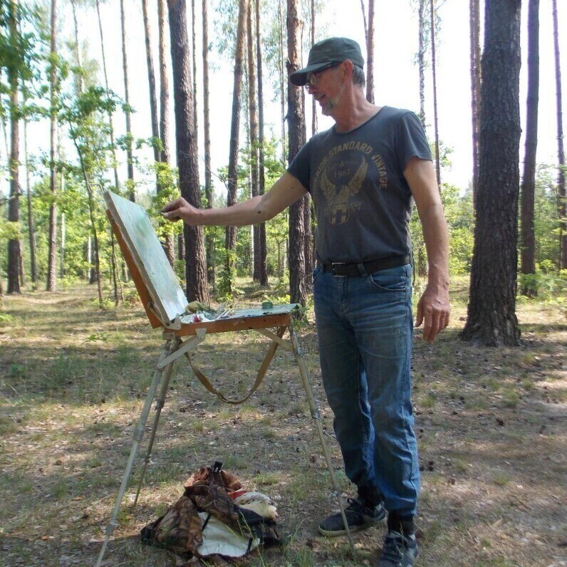 Uladzimir Skryhanau - Художник за работой