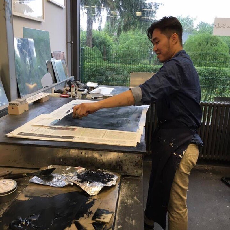Uy Nguyen - Der Künstler bei der Arbeit