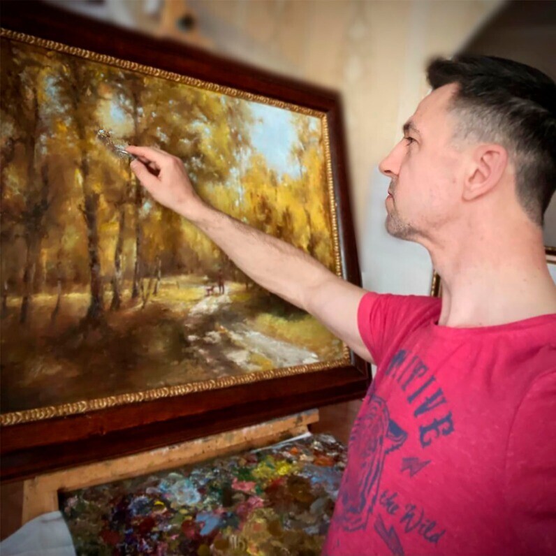 Viktor Kolomiyets - The artist at work