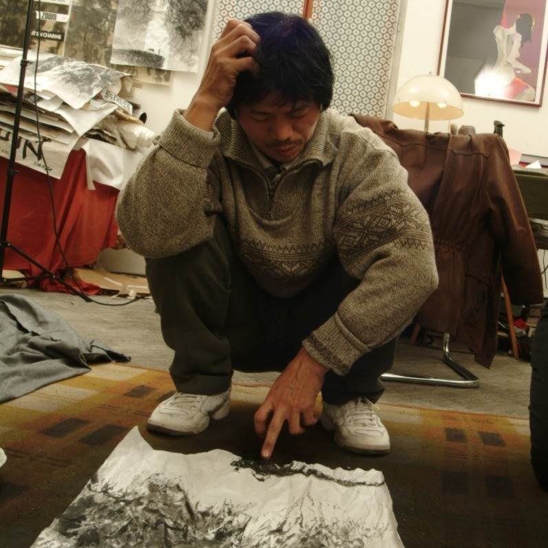 Wong Wa - L'artiste au travail