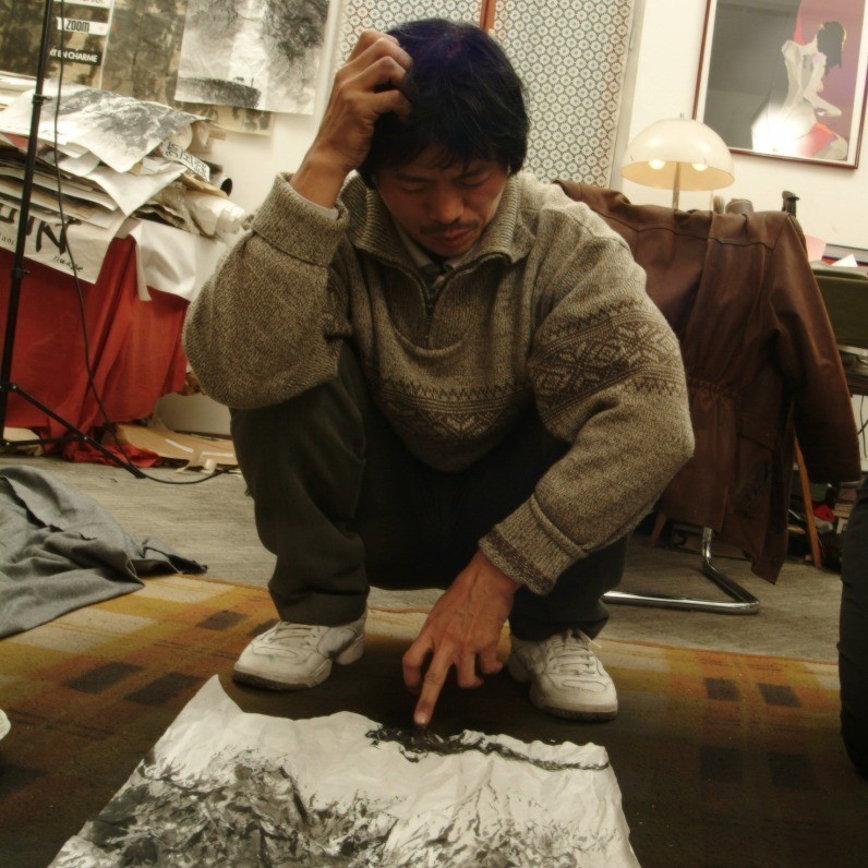 Wa Wong - The artist at work