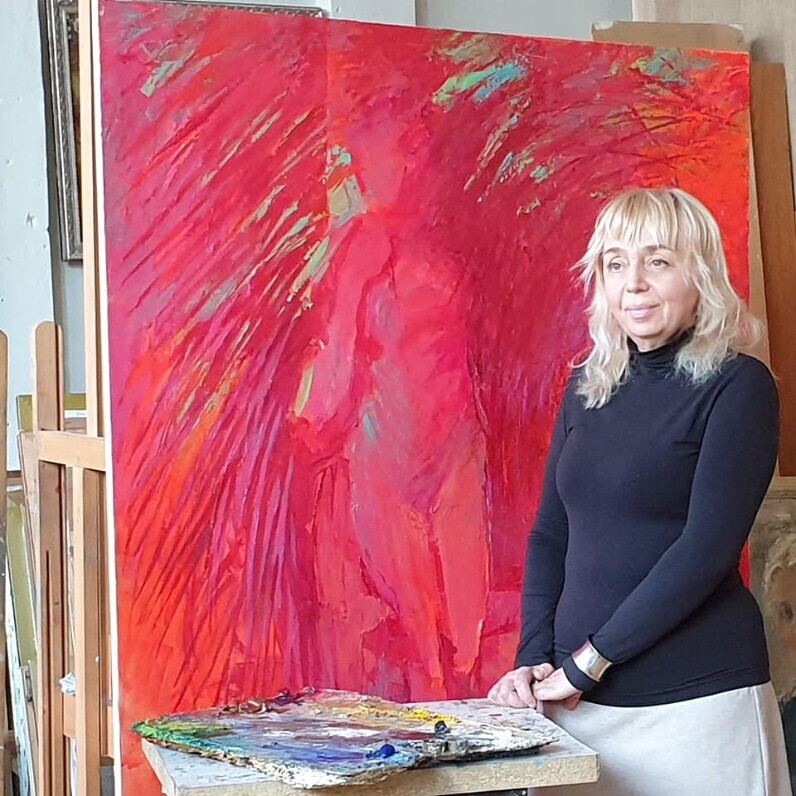 Yana Antonova - The artist at work