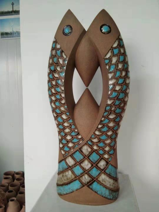 雕塑 标题为“双鱼点釉瓶（花插）” 由释渔, 原创艺术品, 陶瓷