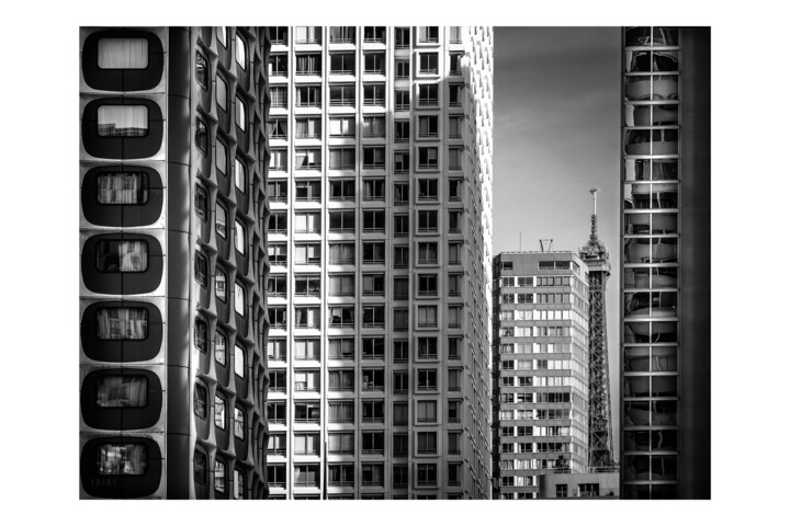 Fotografia zatytułowany „HIDDEN EIFFEL TOWER” autorstwa 23h35 Photographie, Oryginalna praca, Fotografia cyfrowa