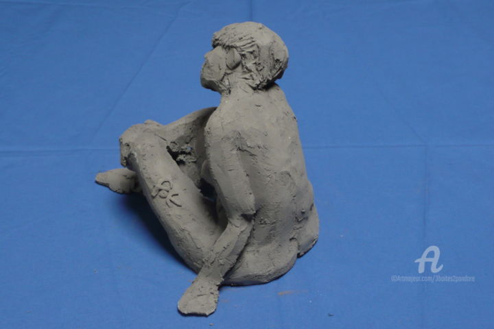 Sculpture titled "" Femme pensive "" by Mr Foe'Z, Original Artwork, Clay