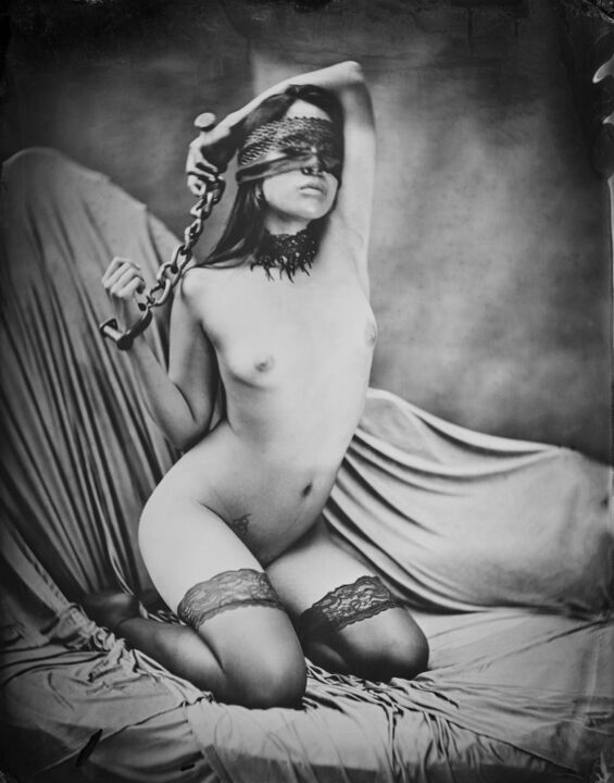 Photographie intitulée "Chained Melody" par A.J. Barnes, Œuvre d'art originale, Photographie argentique