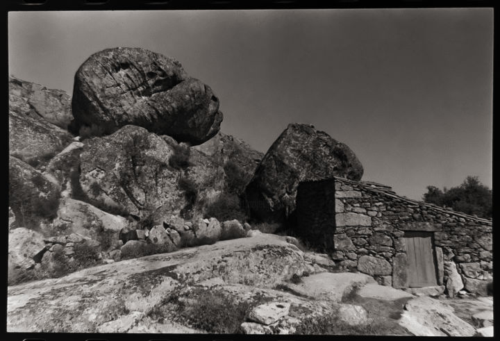 Φωτογραφία με τίτλο ""Granite I"" από António Amaralgomes, Αυθεντικά έργα τέχνης, Φωτογραφική ταινία
