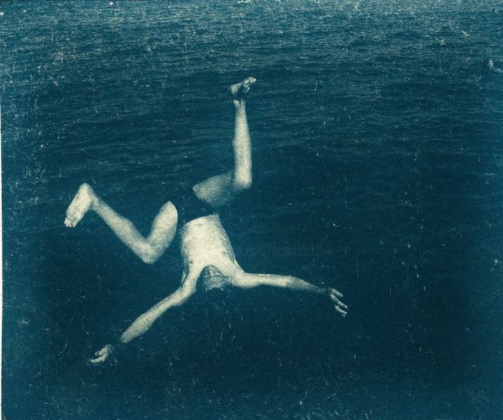 「saltos-cyano-」というタイトルの写真撮影 Ariane Canta-Brejnikによって, オリジナルのアートワーク, 操作されていない写真