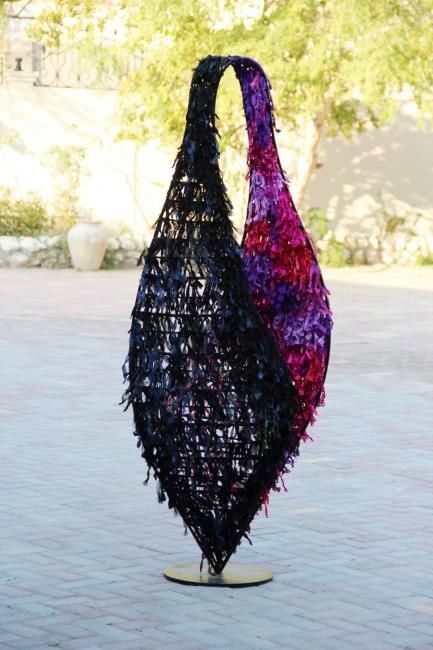Sculpture intitulée "Black Abaya or Blac…" par Adel Al-Abbasi, Œuvre d'art originale, Autre