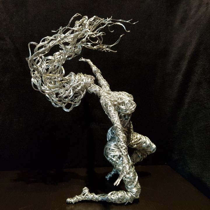 Sculptuur getiteld "In the breeze" door Adrian Draghici, Origineel Kunstwerk, Metalen