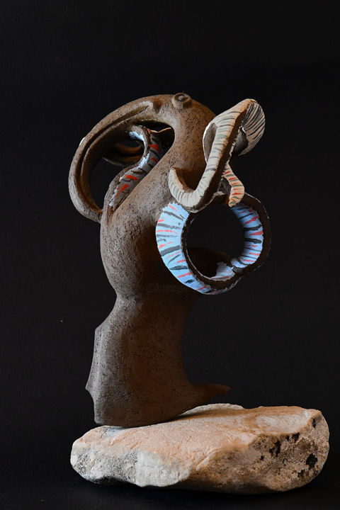 Scultura intitolato "Tucano" da Adriano Scenna, Opera d'arte originale, Ceramica